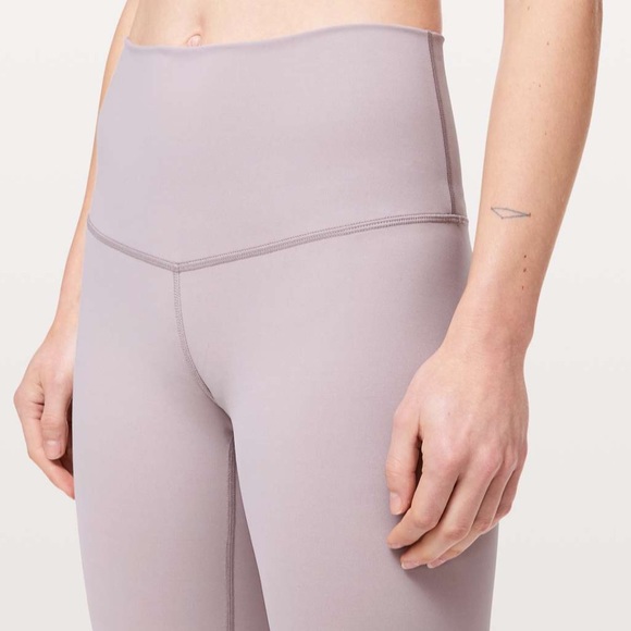 NWT Wunder Under Crop II *Roll Down Scallop - Picture 4 of 5